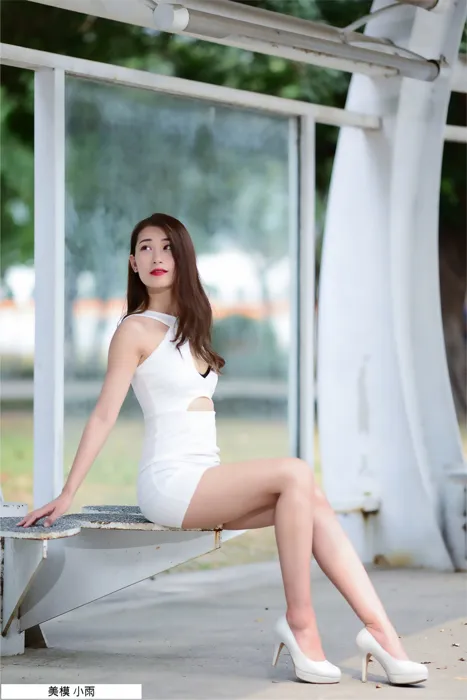 [Mzsock] NO.096 Xiaoyu off-shoulder dress, high heels, beautiful legs, outdoor shot street photography#[100P]-1