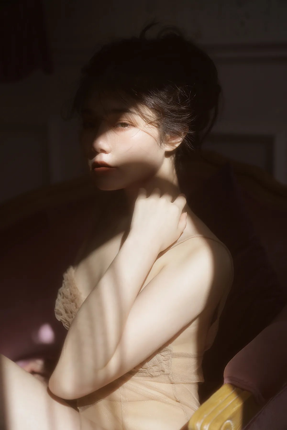 [YITUYU] 2022.12.14 Vol.2675 – Light and Shadow 33#[24P]-10