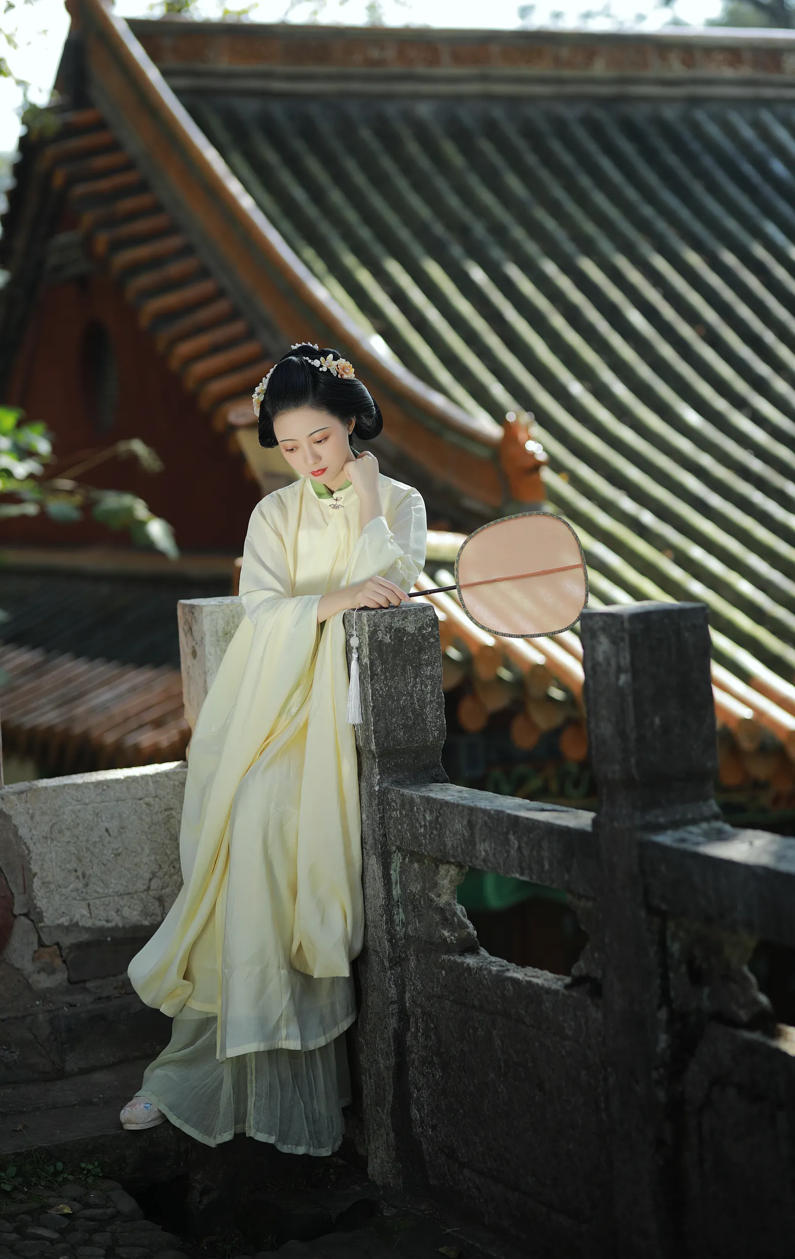 [YITUYU] 2022.11.30 Vol.2561 – Light Spring Mountain YunFleur#[40P]-2