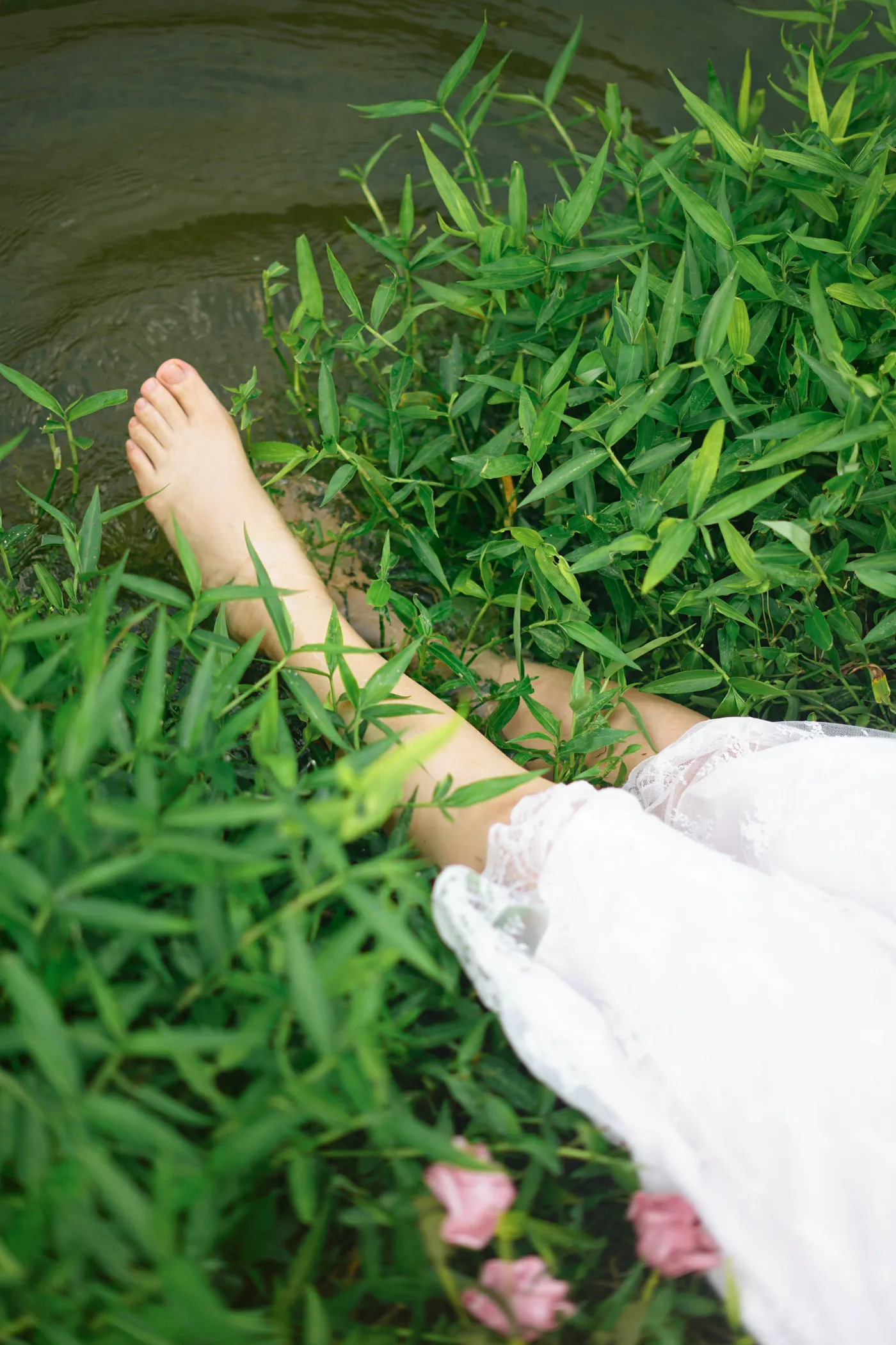 [YITUYU] 2022.12.01 Vol.2572 – Playing by the river Yang Xinying#[22P]-6