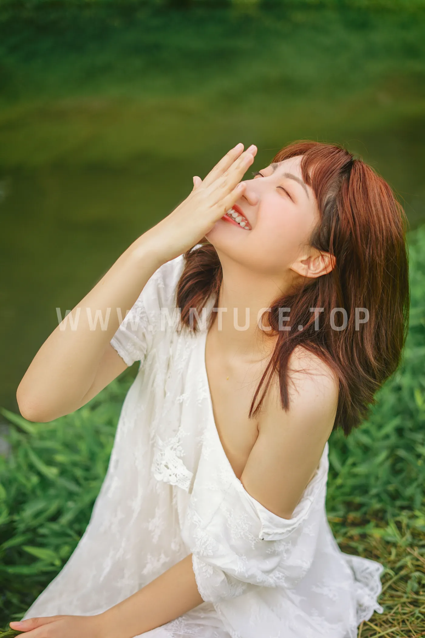 [YITUYU] 2022.12.01 Vol.2572 – Playing by the river Yang Xinying#[22P]-7