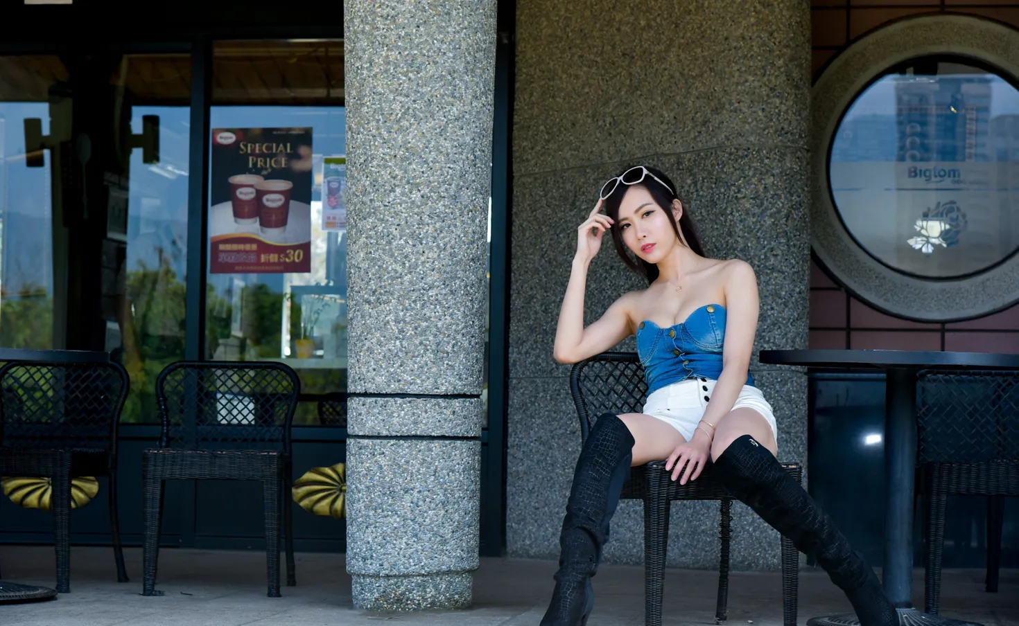[Mzsock] NO.181 Yanxi off-shoulder shorts, boots and beautiful legs street photography#[71P]-8