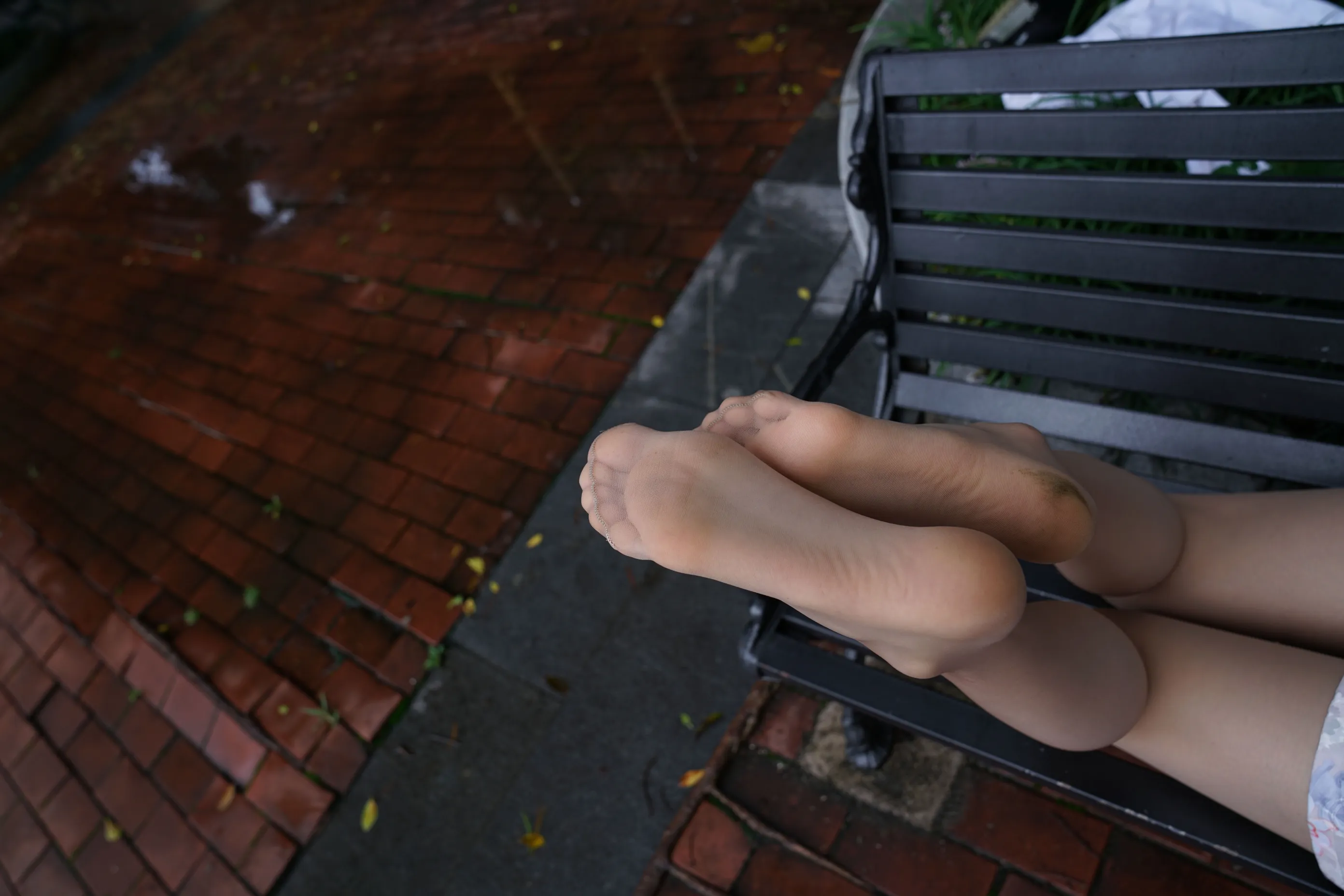 [Mzsock] NO.002 Xiaoshi, a male doctor, works part-time as a model with silky feet street photography#[94P]-1