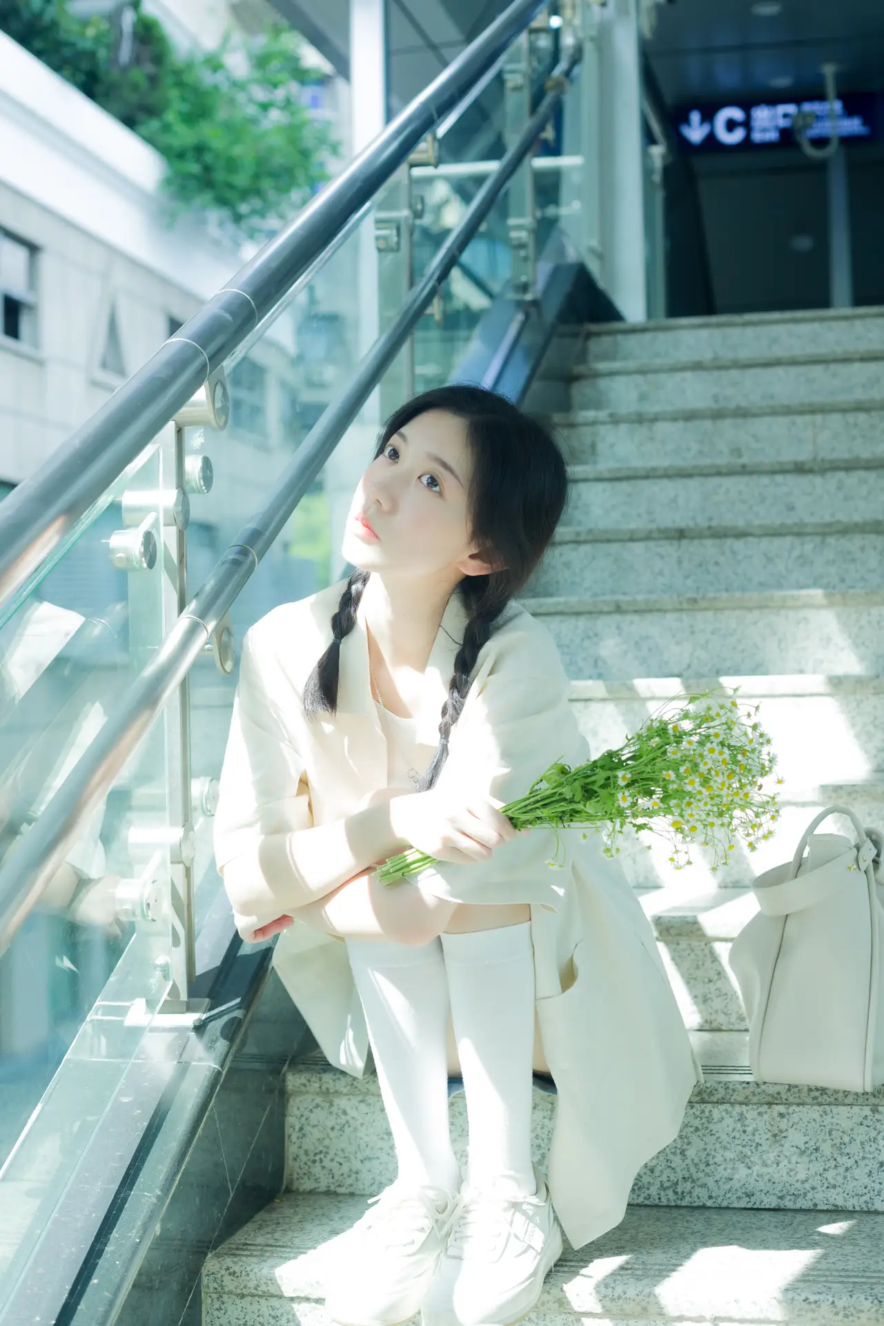 [YITUYU] 2022.08.22 Vol.1761 – Subway Adventures Cat Feeding Girl Cat Girl-#[39P]-6