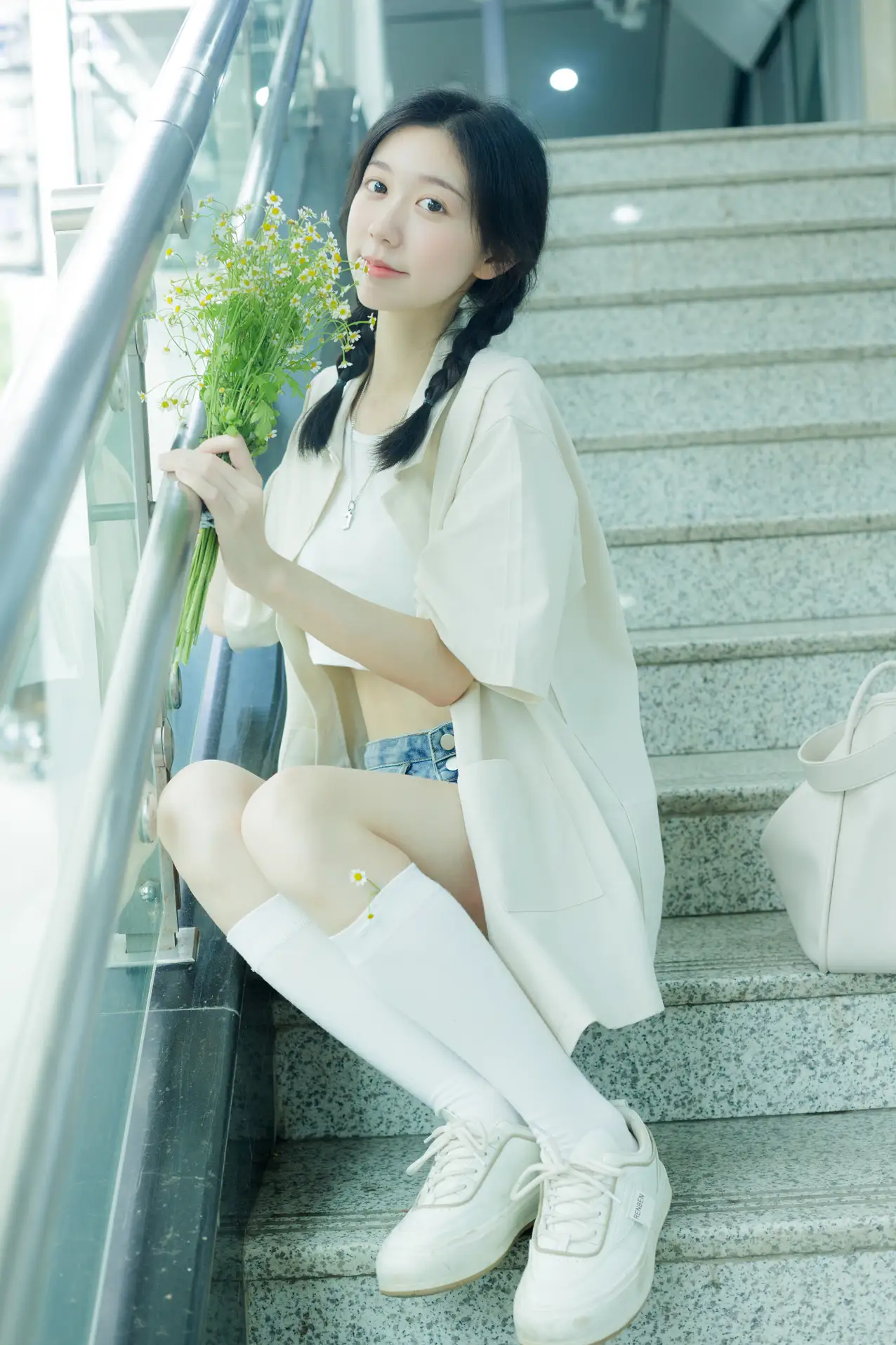 [YITUYU] 2022.08.22 Vol.1761 – Subway Adventures Cat Feeding Girl Cat Girl-#[39P]-9