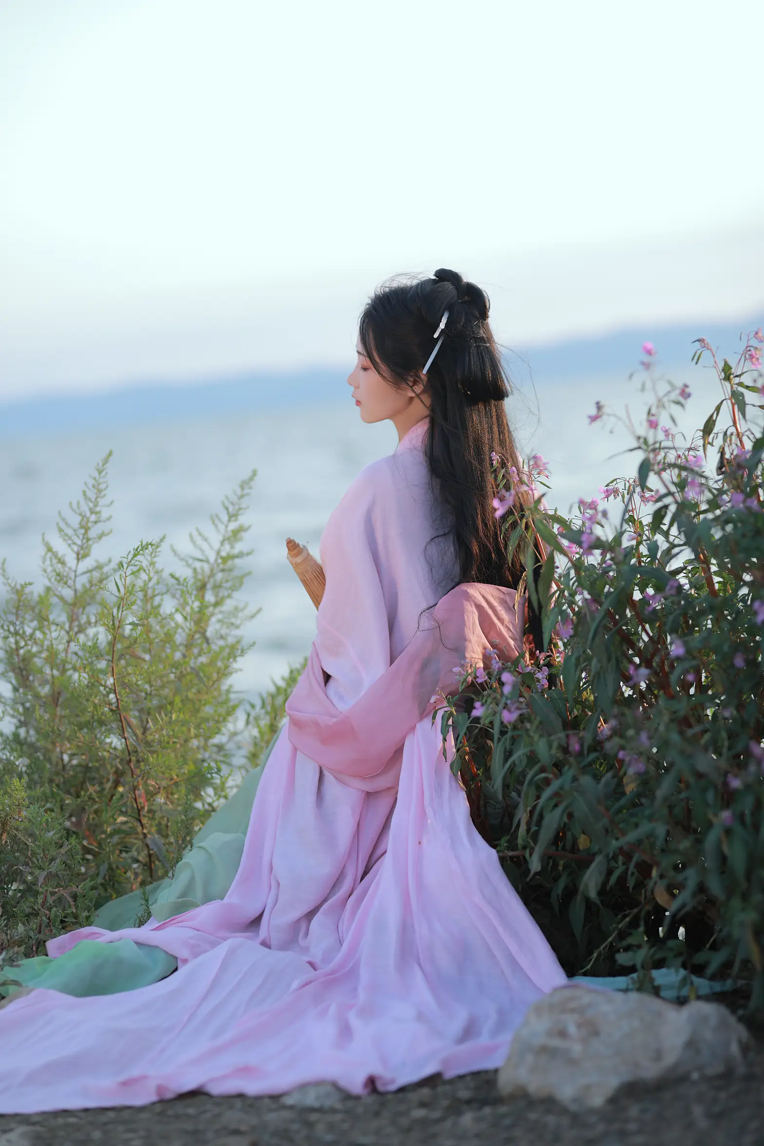[YITUYU] 2022.08.30 Vol.1828 – The Color of Fireworks in the World The fallen flower man is independent#[33P]-3