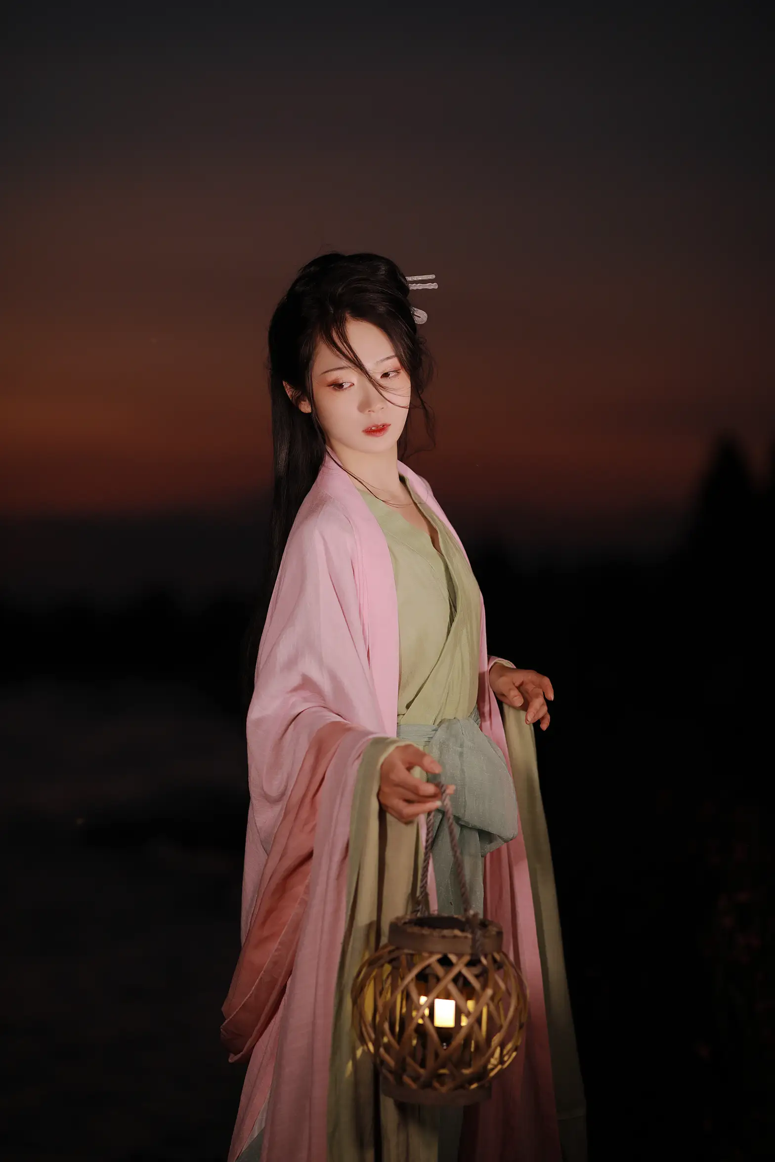 [YITUYU] 2022.08.30 Vol.1828 – The Color of Fireworks in the World The fallen flower man is independent#[33P]-3