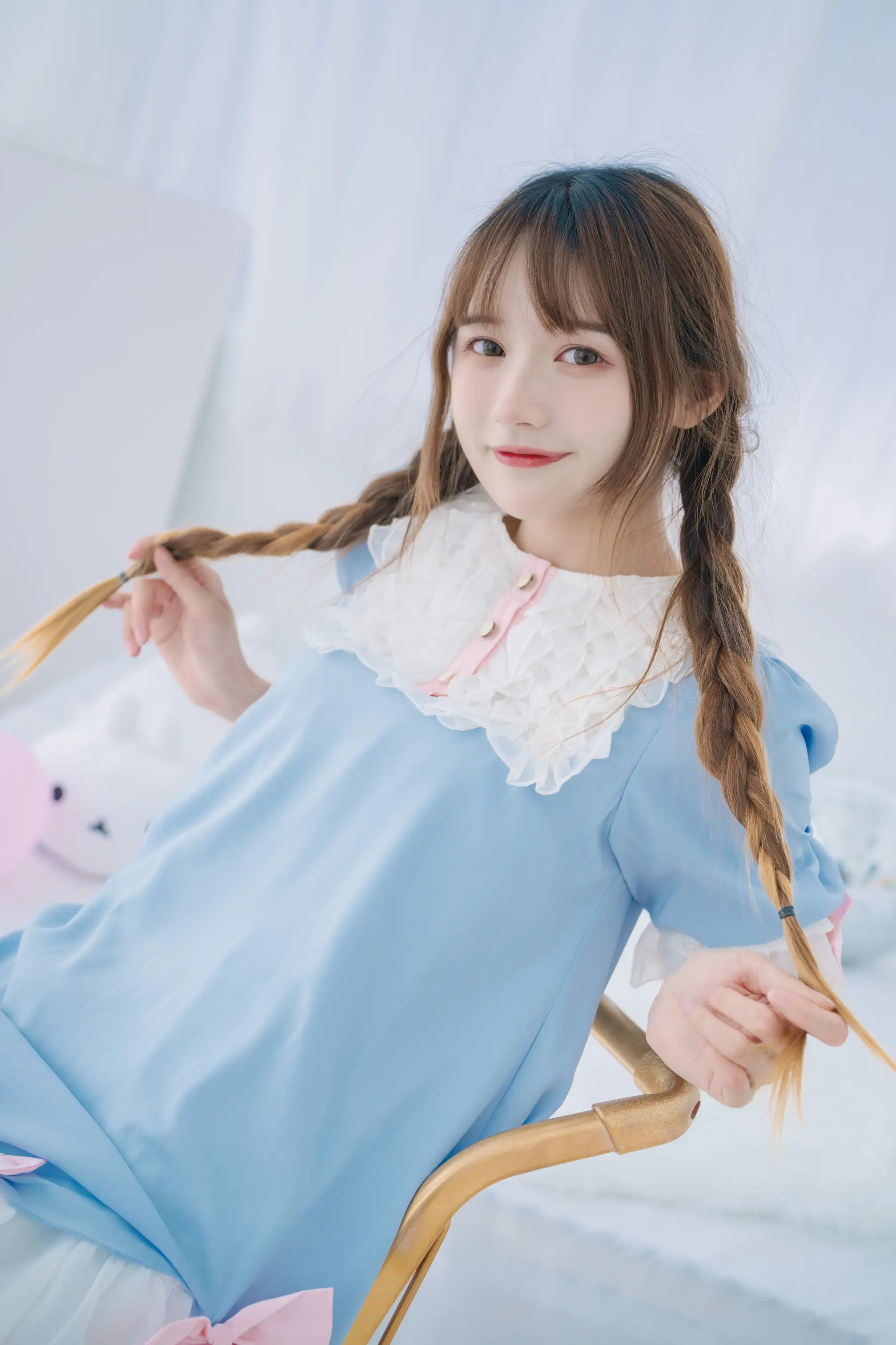 [YITUYU] 2022.08.13 Vol.1691 – Pure white and cute Rabbit Zzz won't eat carrots#[32P]-1
