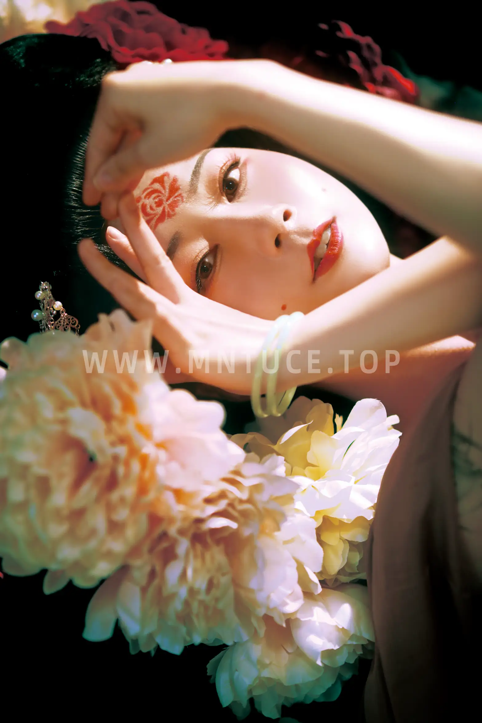 [YITUYU] 2022.08.23 Vol.1771 – The imperial concubine lies drunk among the peonies salmon#[21P]-8