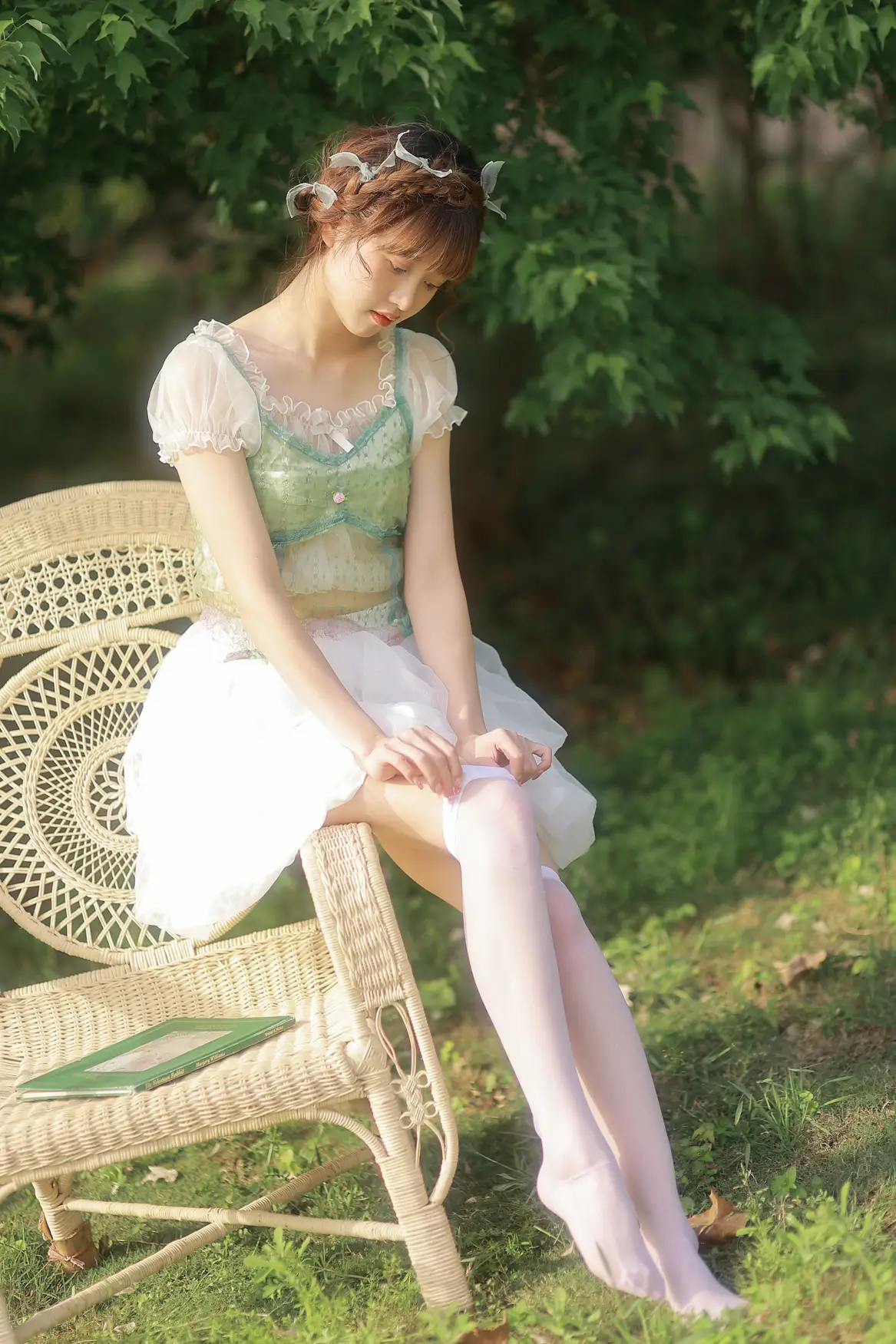 [YITUYU] 2022.09.13 Vol.1943 – Hide dreams in leaves – goldfishyu#[22P]-1