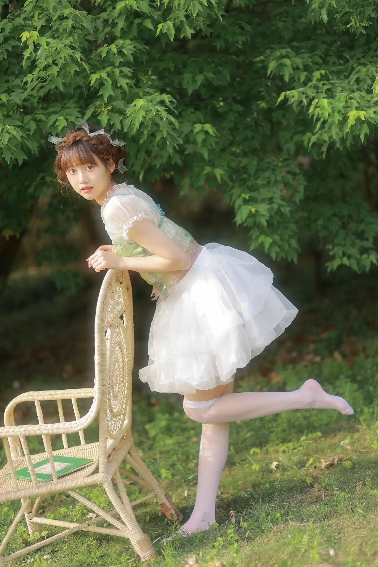 [YITUYU] 2022.09.13 Vol.1943 – Hide dreams in leaves – goldfishyu#[22P]-2