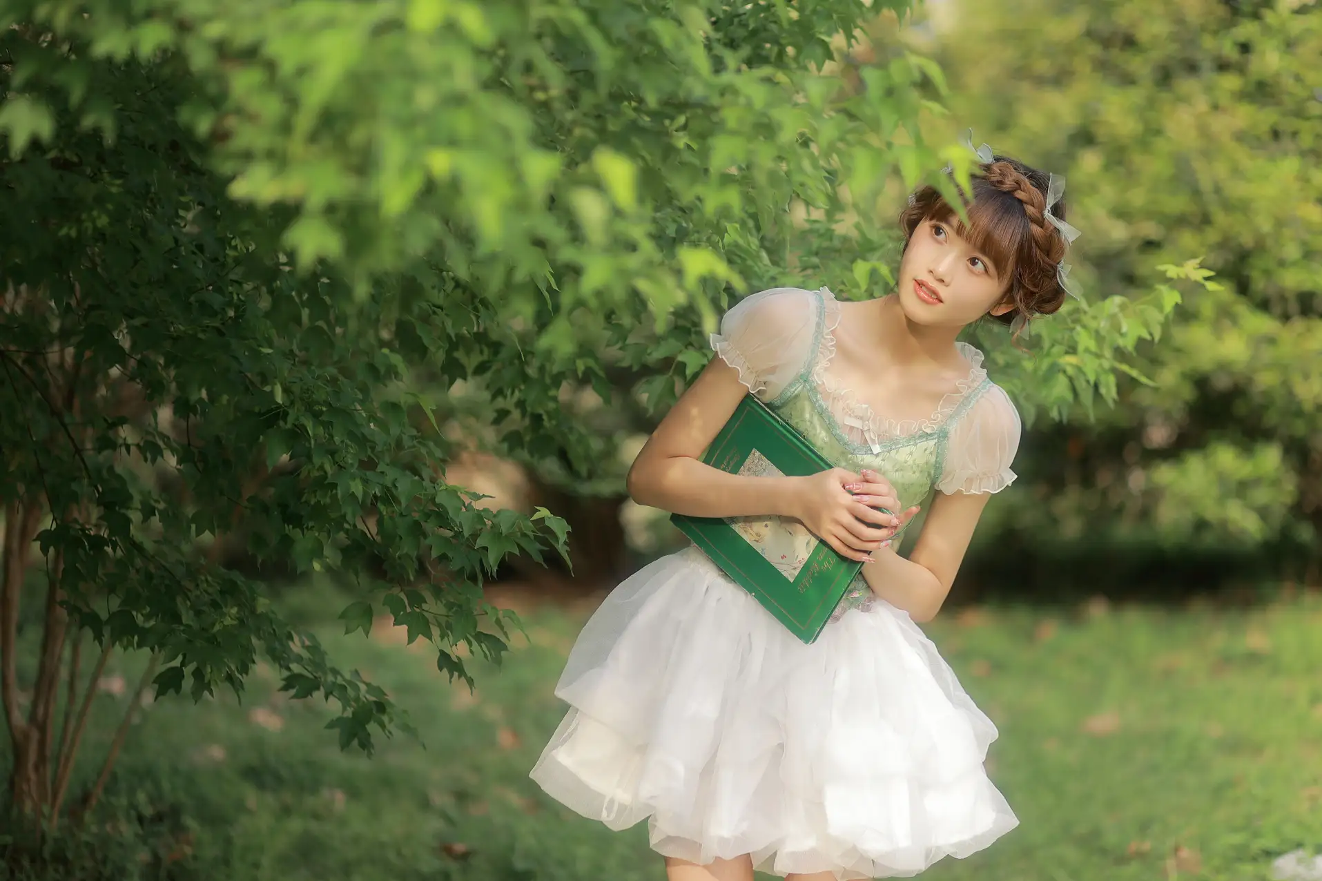 [YITUYU] 2022.09.13 Vol.1943 – Hide dreams in leaves – goldfishyu#[22P]-5