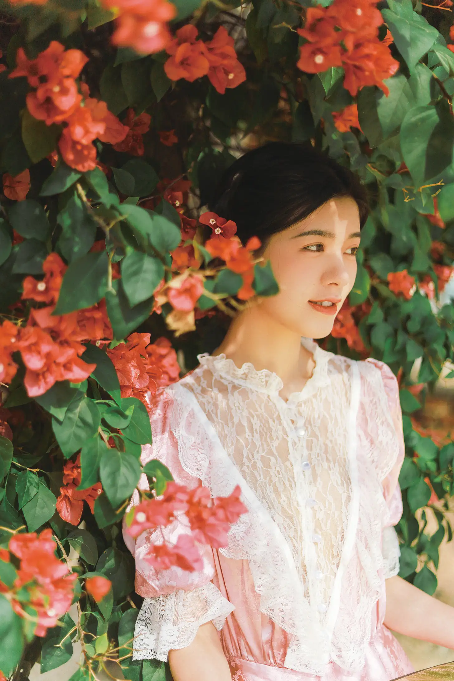 [YITUYU] 2022.09.12 Vol.1932 – Bougainvillea and the Girl Xinhui#[21P]-10