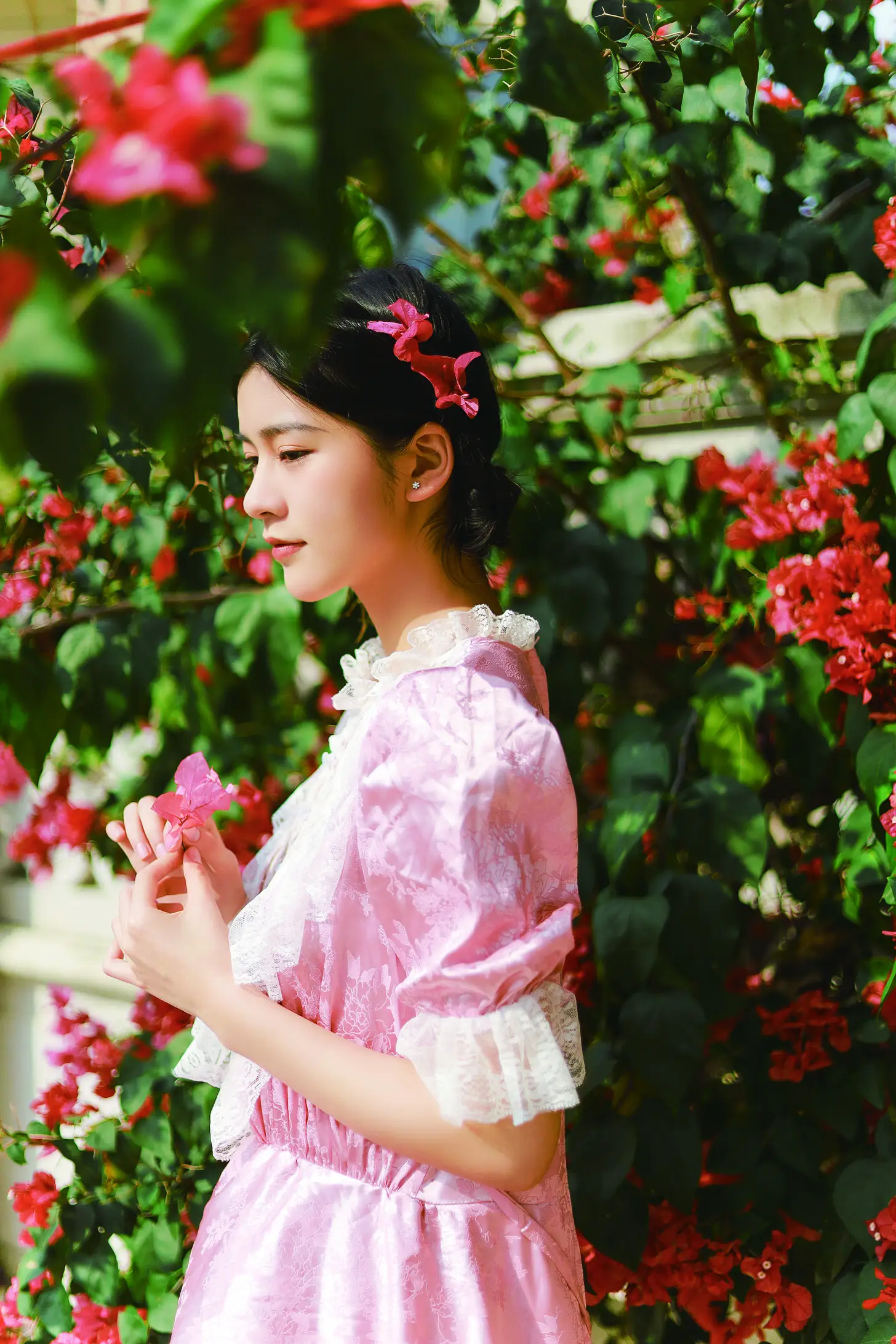 [YITUYU] 2022.09.12 Vol.1932 – Bougainvillea and the Girl Xinhui#[21P]-1