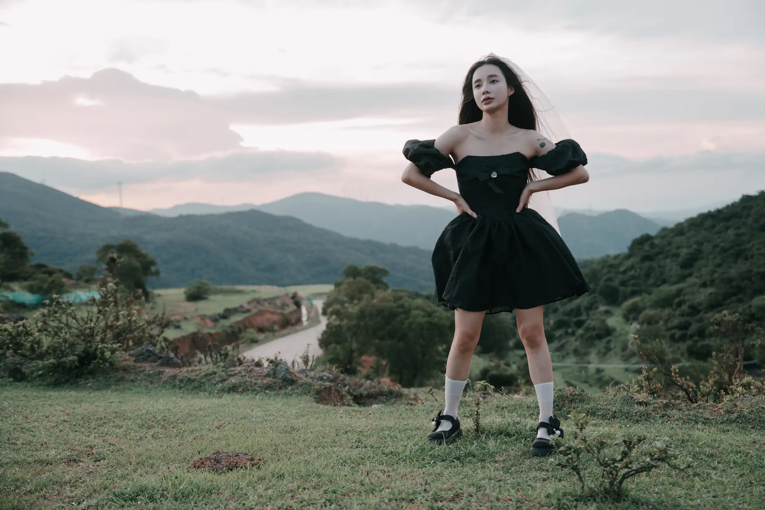 [YITUYU] 2022.09.16 Vol.1964 – Fading moment, black skirt and white gauze emotional film Classmate Shuwen#[39P]-1