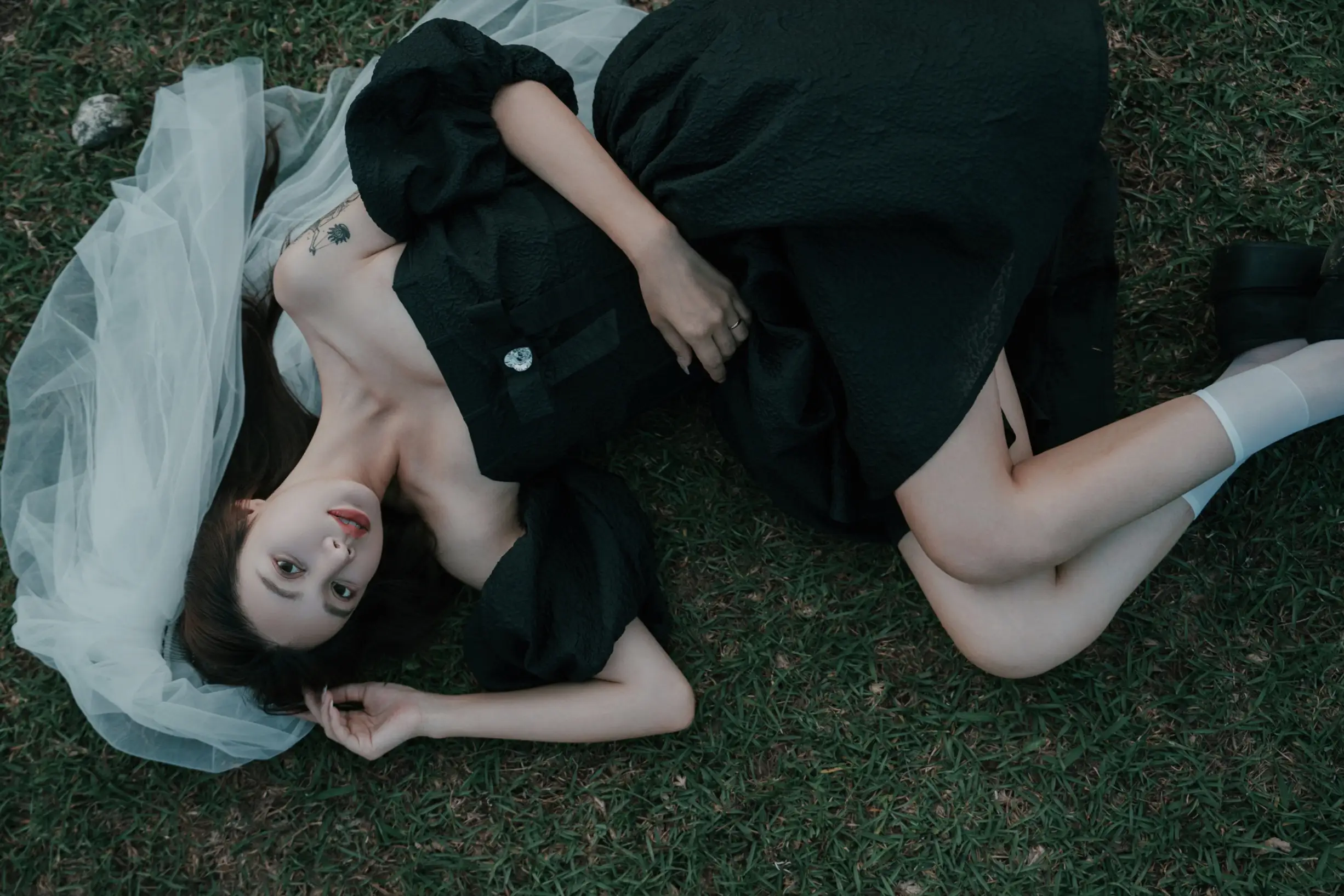 [YITUYU] 2022.09.16 Vol.1964 – Fading moment, black skirt and white gauze emotional film Classmate Shuwen#[39P]-9