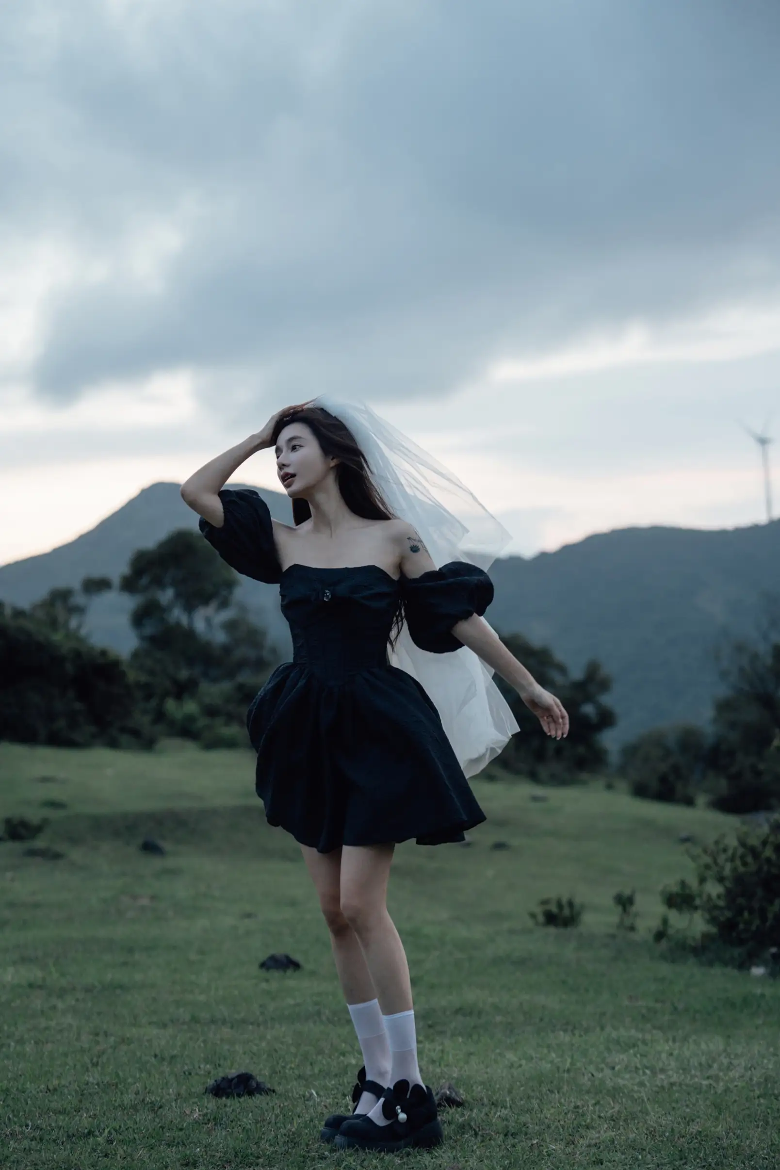 [YITUYU] 2022.09.16 Vol.1964 – Fading moment, black skirt and white gauze emotional film Classmate Shuwen#[39P]-1