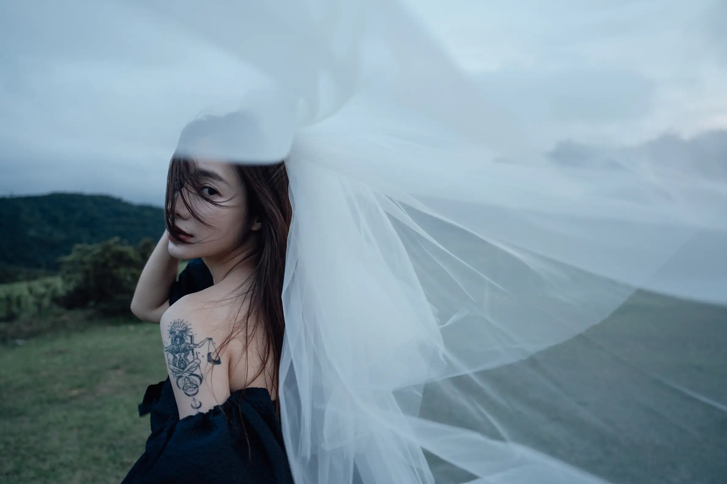 [YITUYU] 2022.09.16 Vol.1964 – Fading moment, black skirt and white gauze emotional film Classmate Shuwen#[39P]-2