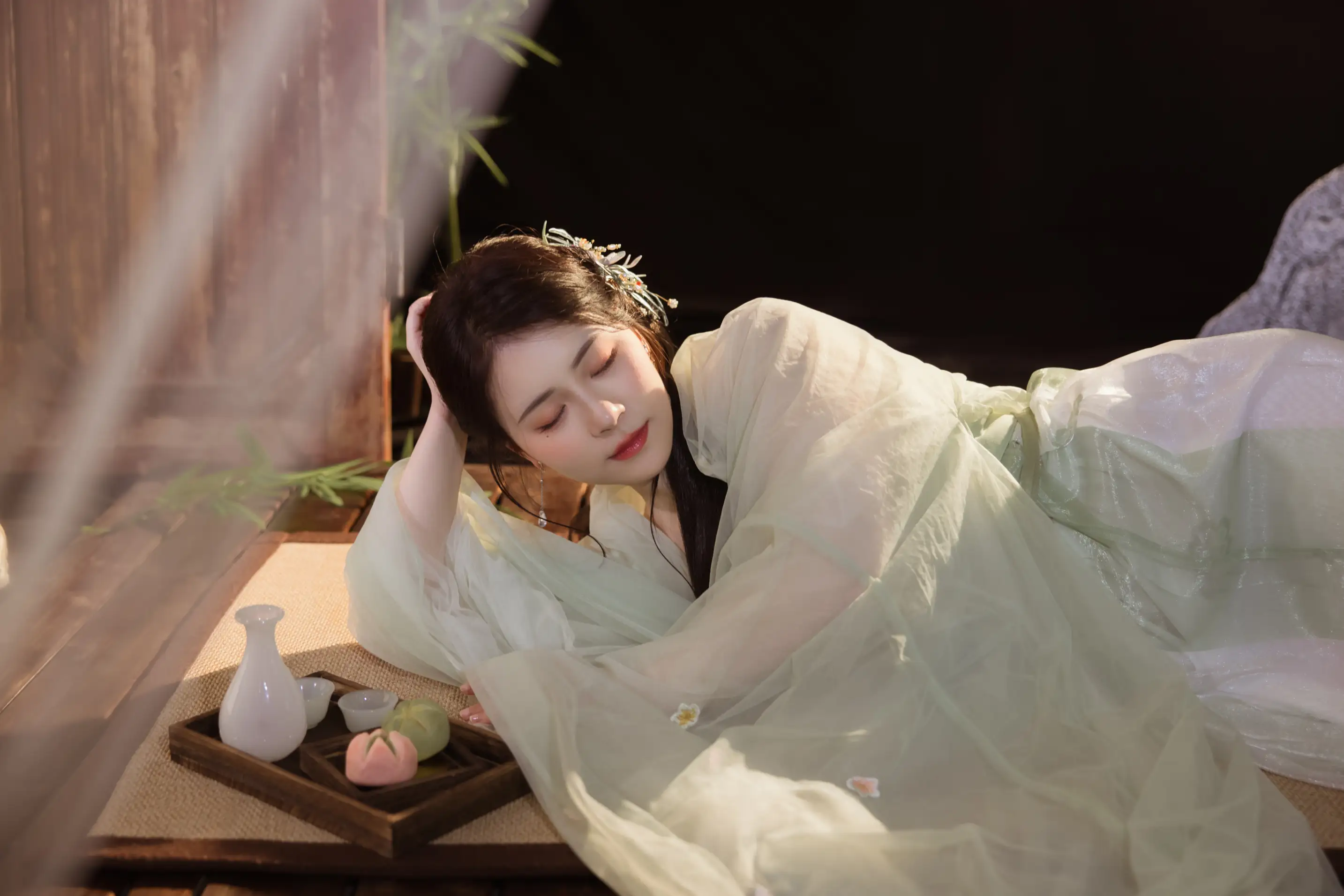 [YITUYU] 2022.08.05 Vol.1632 – Summer Courtyard The young master is not bad__#[22P]-2