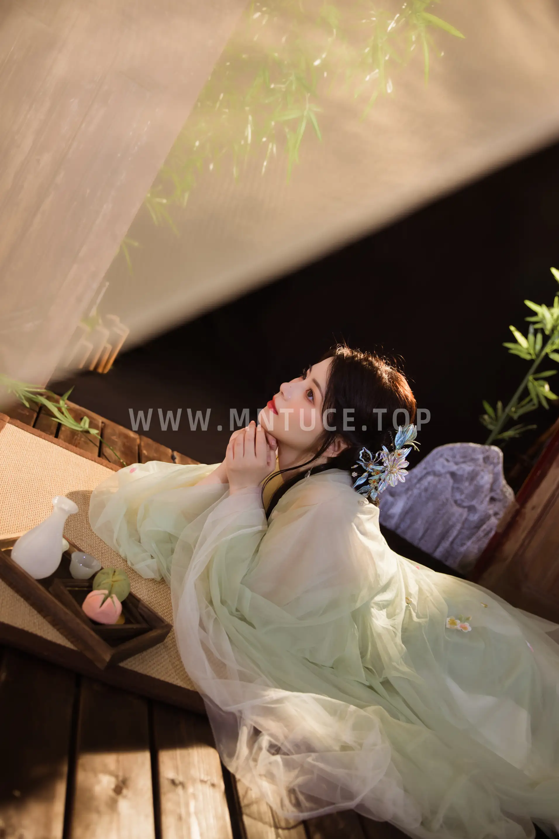 [YITUYU] 2022.08.05 Vol.1632 – Summer Courtyard The young master is not bad__#[22P]-8