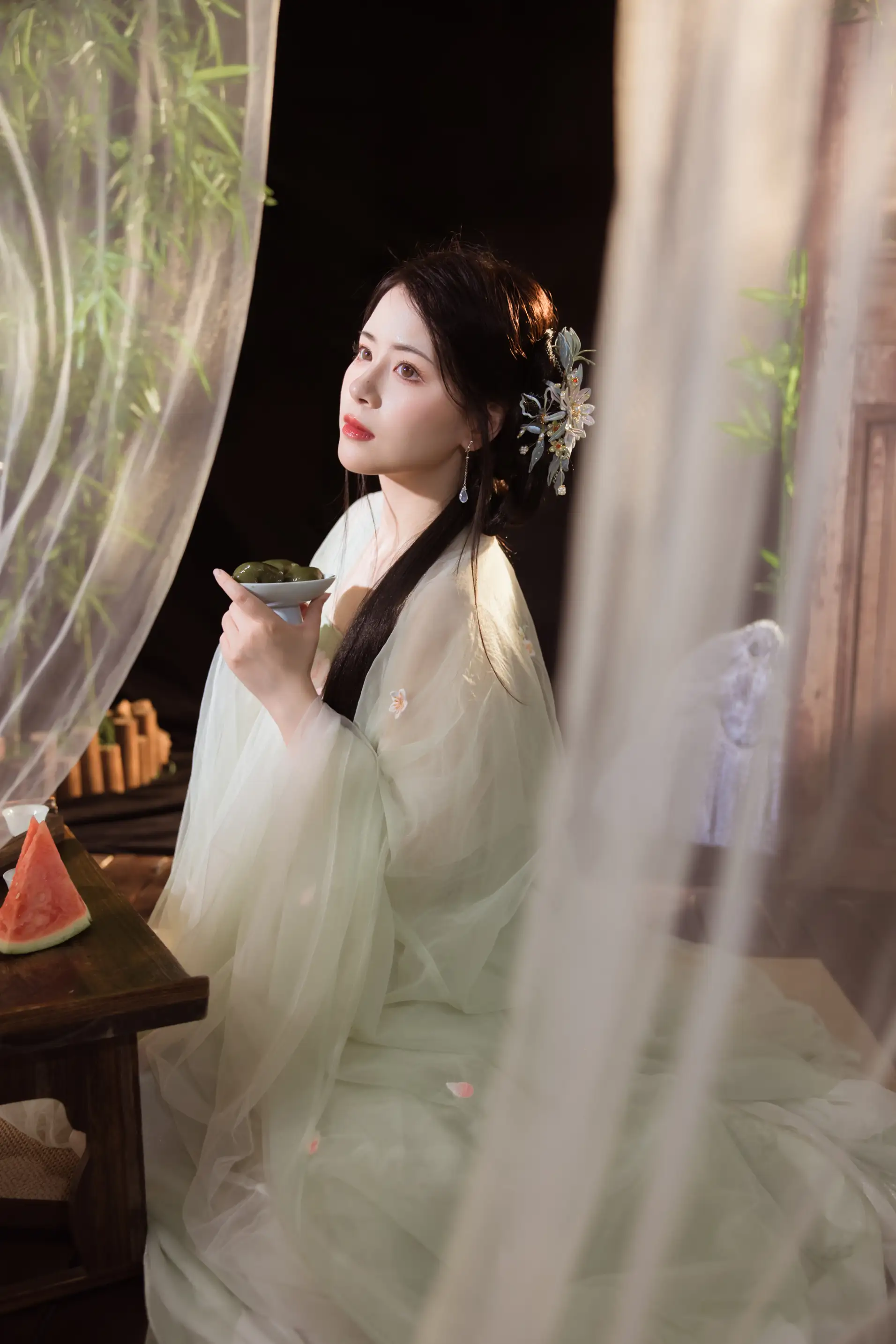[YITUYU] 2022.08.05 Vol.1632 – Summer Courtyard The young master is not bad__#[22P]-2