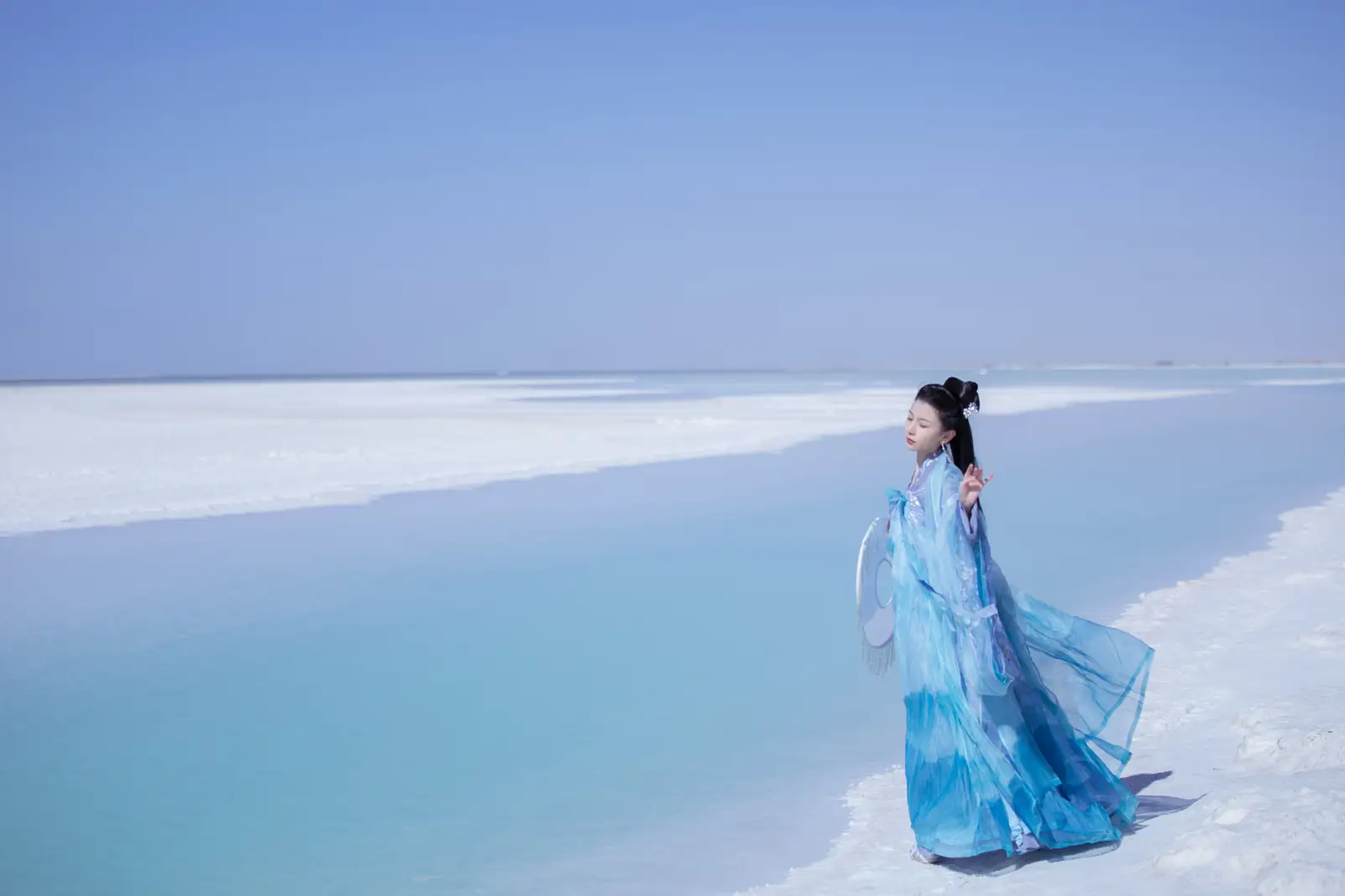 [YITUYU] 2022.08.13 Vol.1693 – The wind chimes ring, and the old friend returns Koneko Rina#[22P]-1