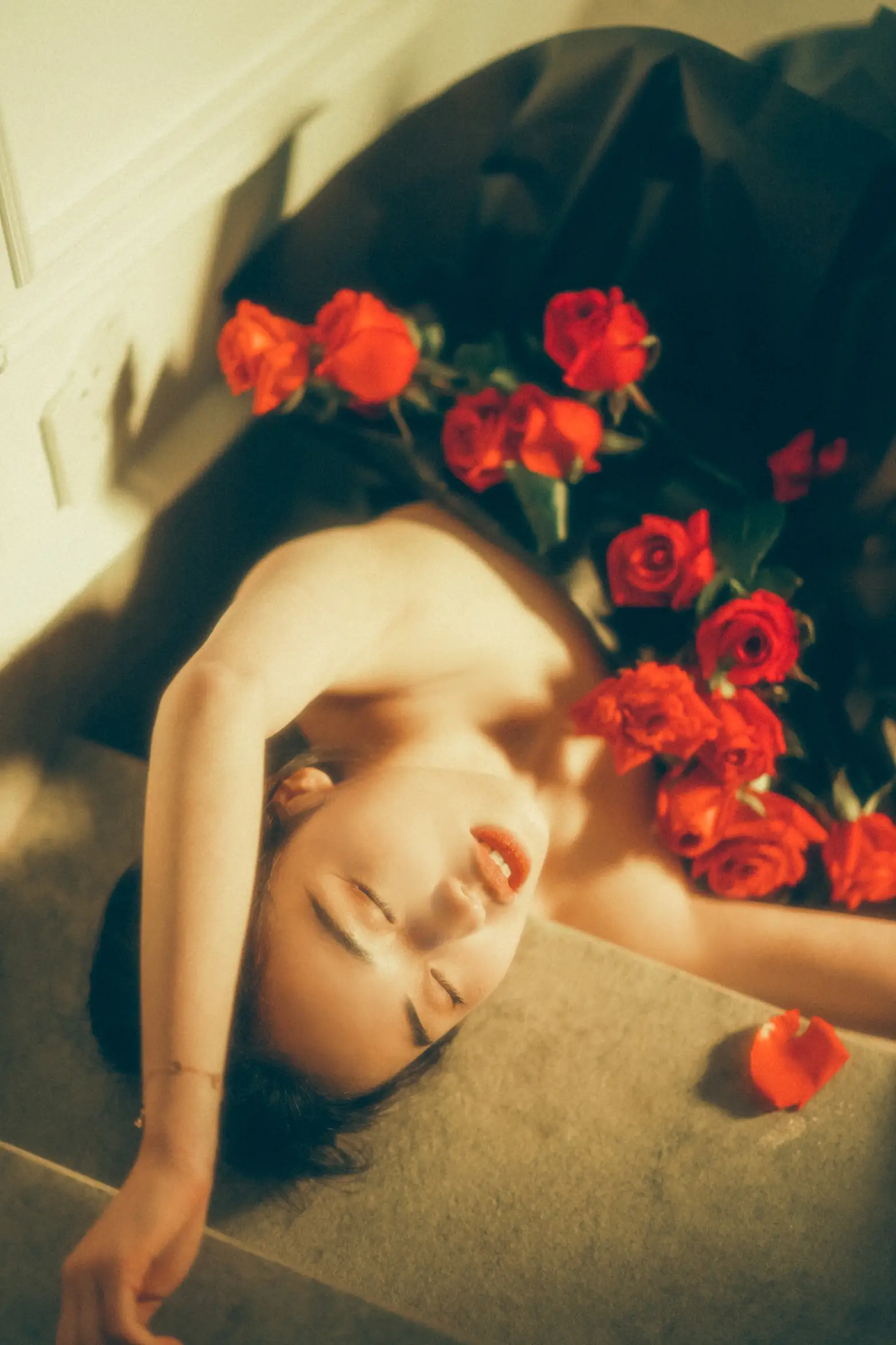 [YITUYU] 2022.08.07 Vol.1644 – Red Rose Xiao Zhu#[34P]-1