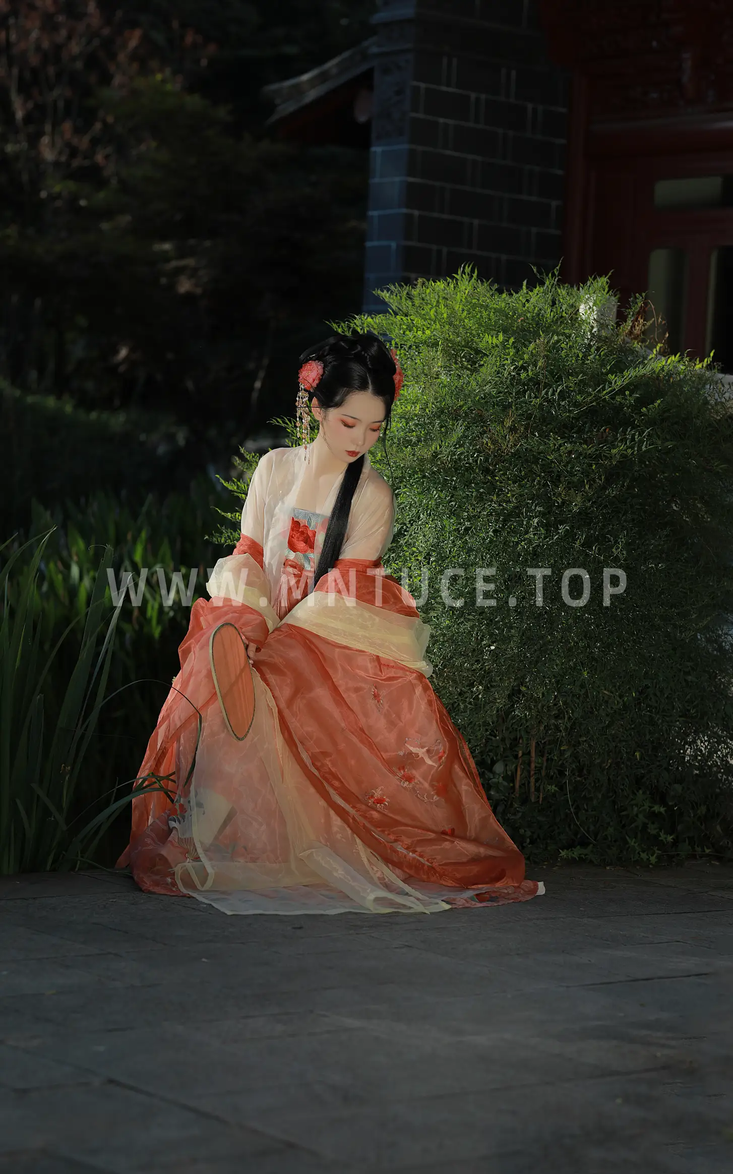 [YITUYU] 2022.09.06 Vol.1881 – Beauty is coming to Yinchenque The fallen flower man is independent#[34P]-8