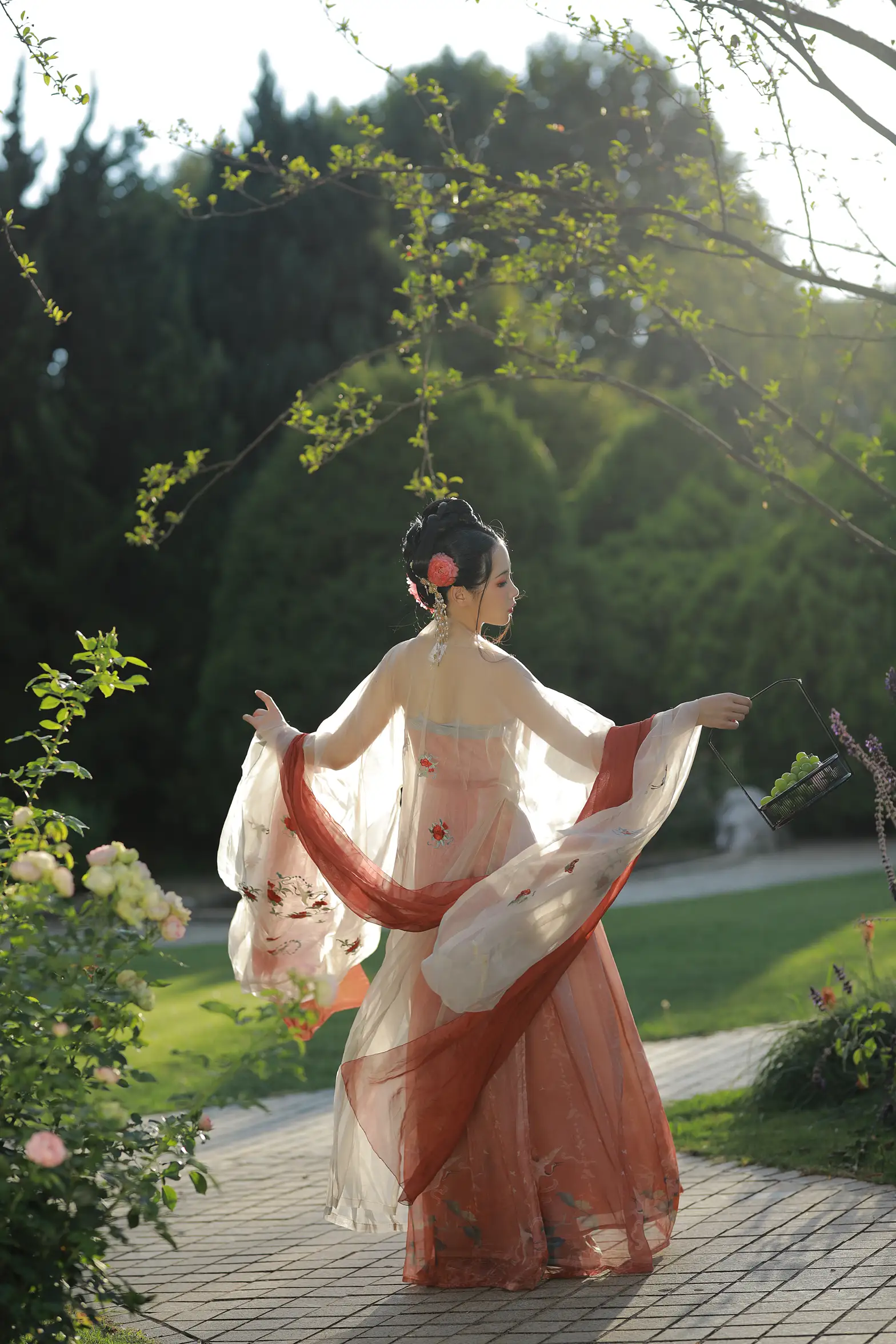 [YITUYU] 2022.09.06 Vol.1881 – Beauty is coming to Yinchenque The fallen flower man is independent#[34P]-1