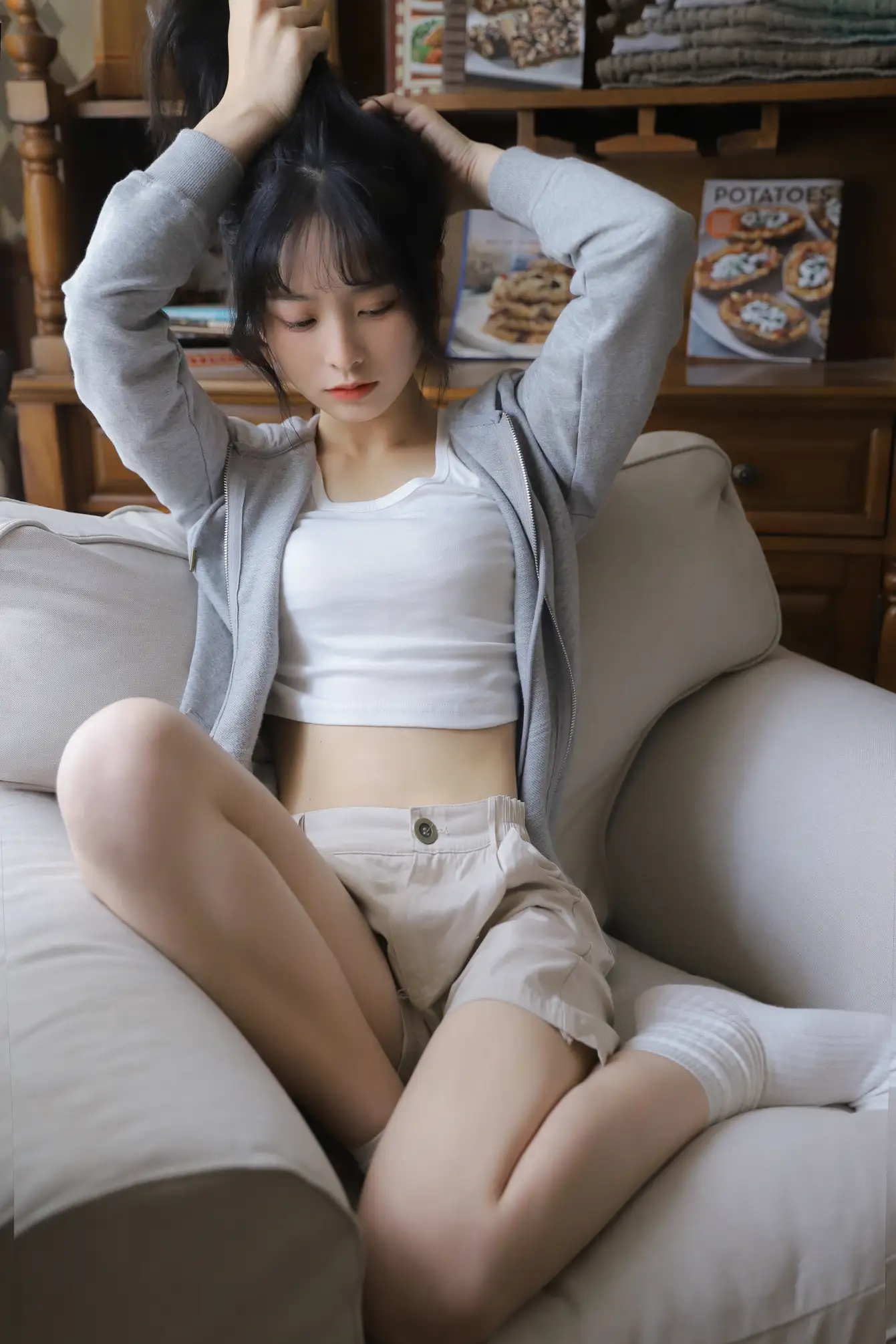 [YITUYU] 2022.08.01 Vol.1599 – Gray Track – Spring and summer_#[23P]-3