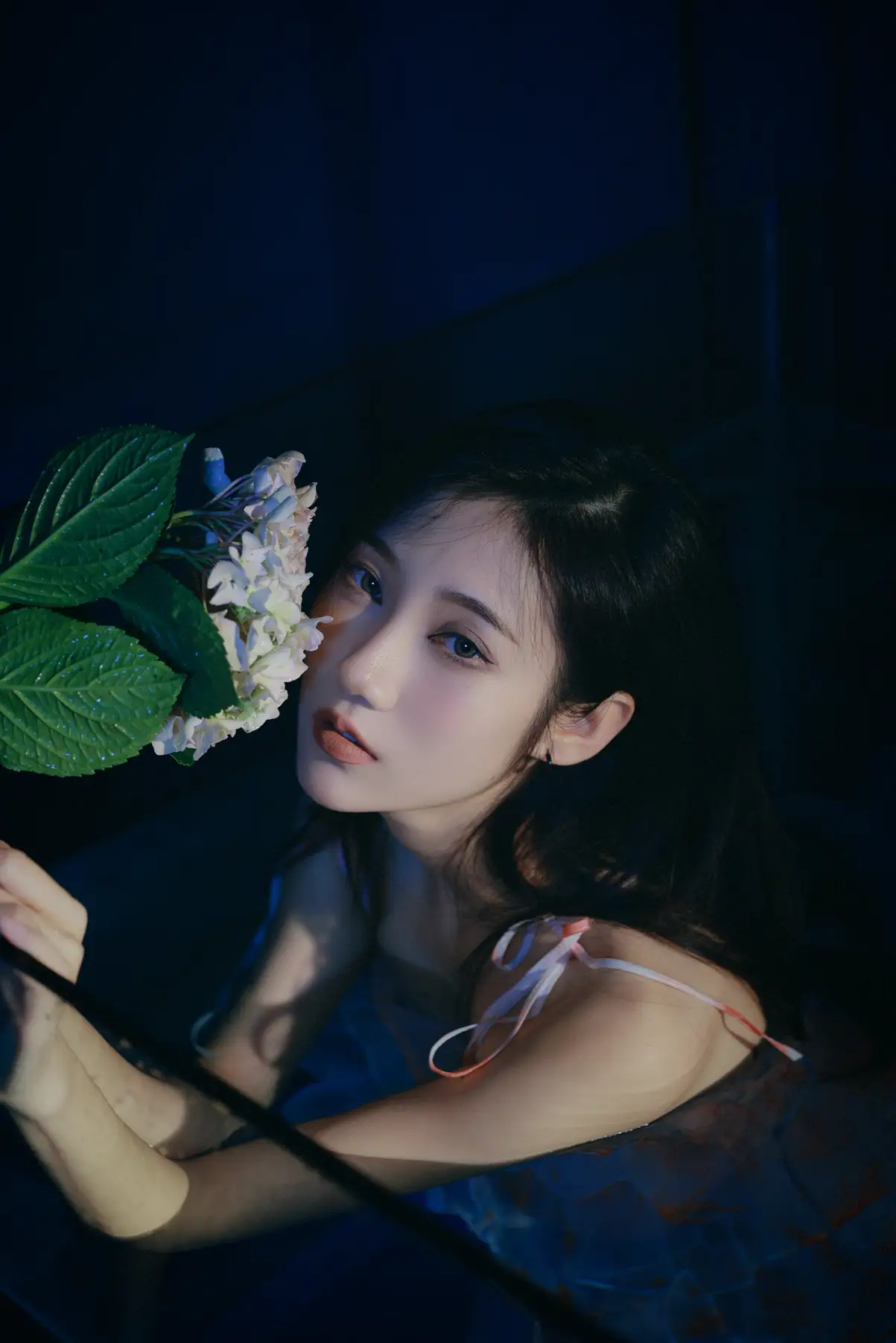 [YITUYU] 2022.08.27 Vol.1806 – Some people like blue Awan#[45P]-1