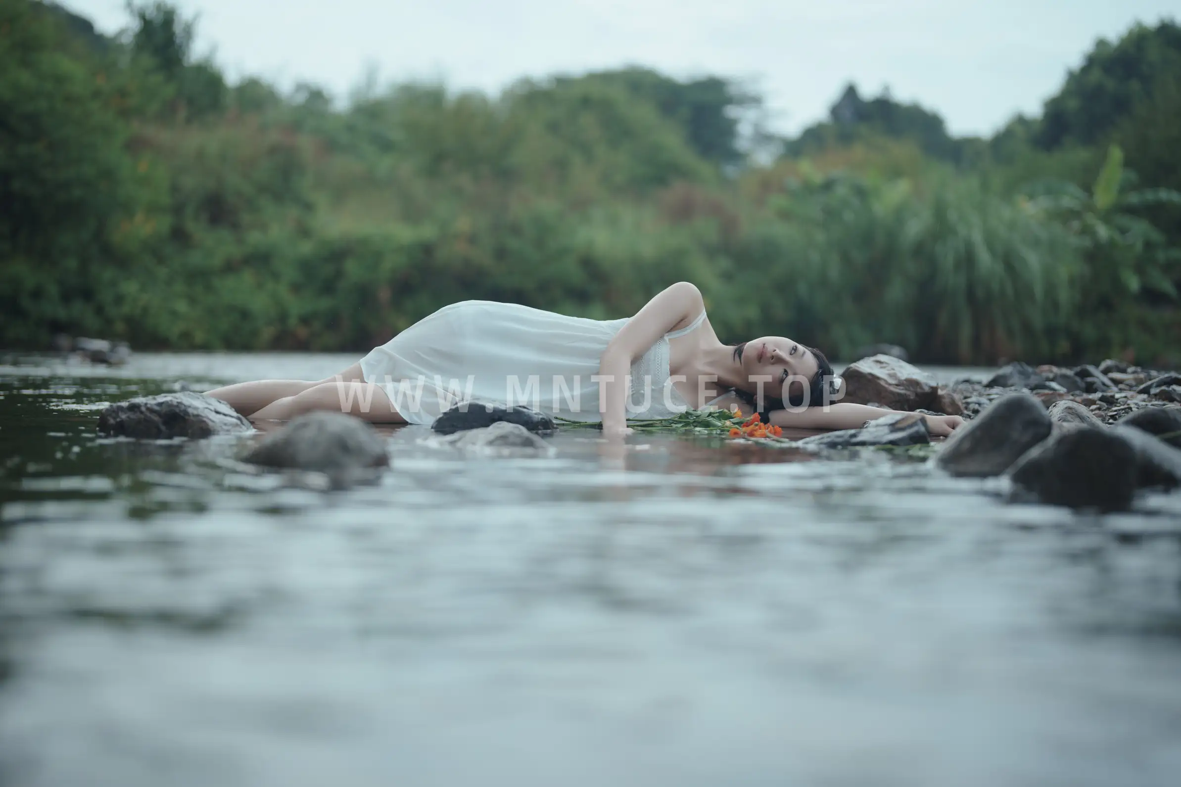 [YITUYU] 2022.09.12 Vol.1936 – Sweet and lusty, it’s hard not to love it. Mountain streams, refreshing all summer Qiqi#[57P]-6
