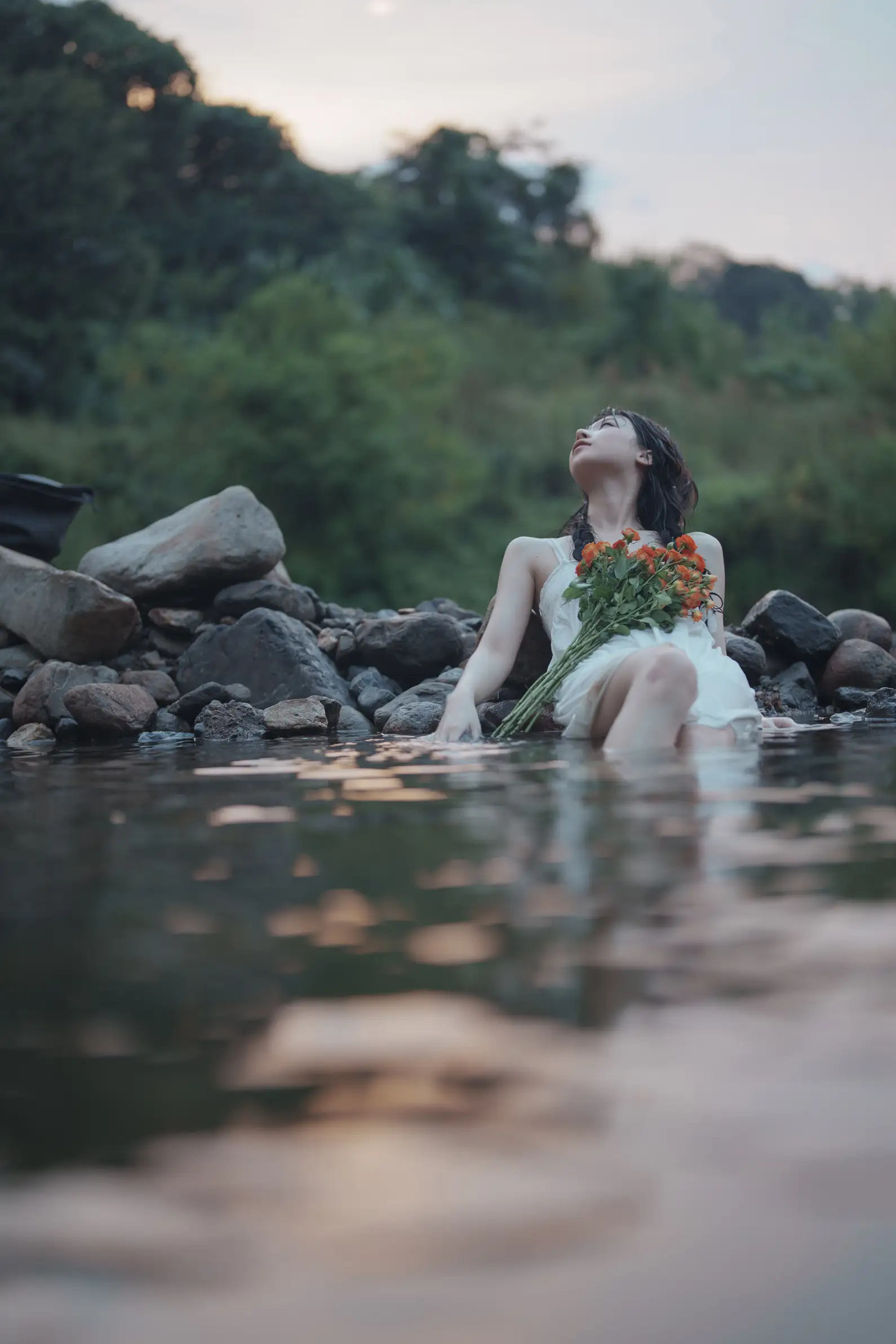 [YITUYU] 2022.09.12 Vol.1936 – Sweet and lusty, it’s hard not to love it. Mountain streams, refreshing all summer Qiqi#[57P]-1