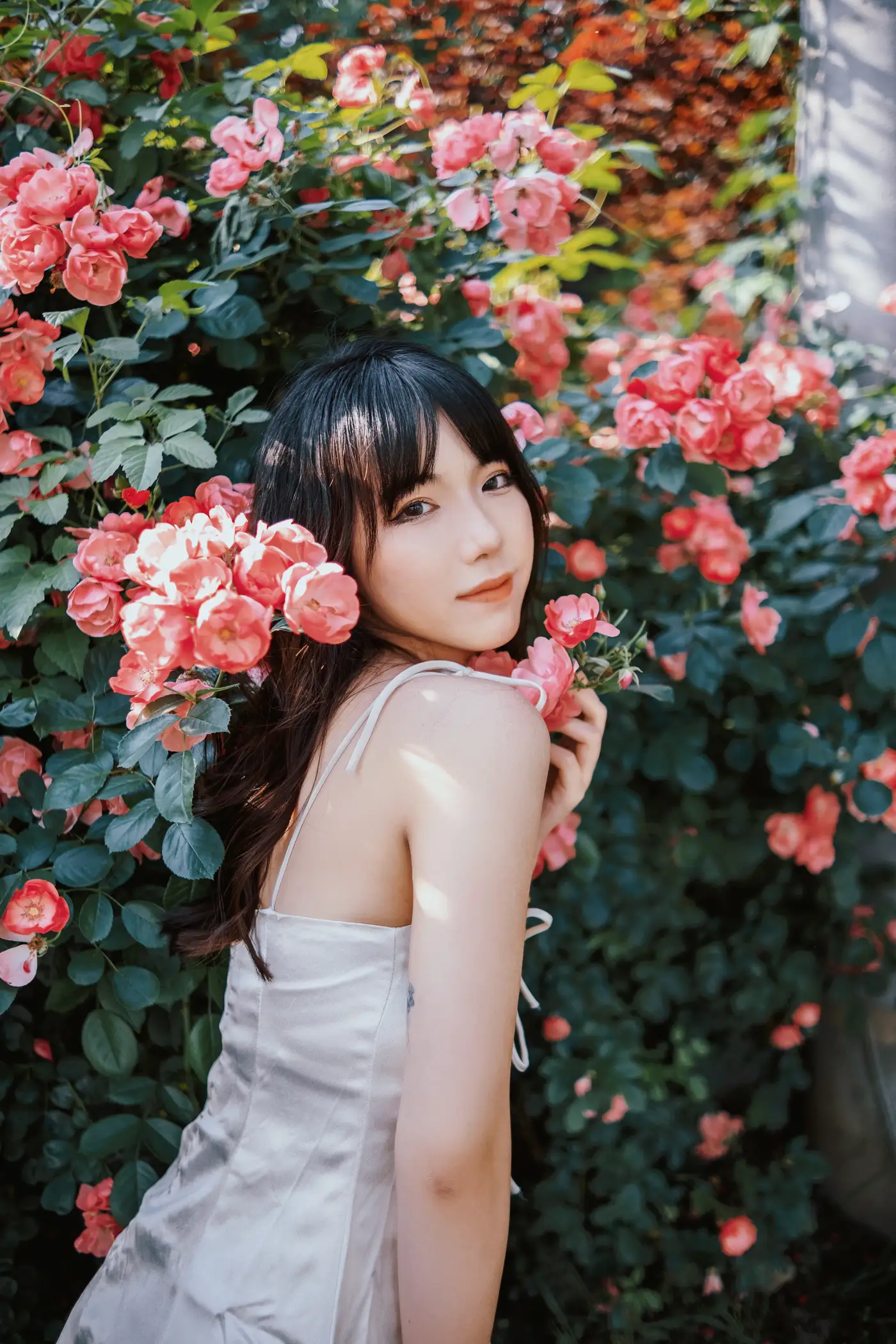 [YITUYU] 2022.06.10 Vol.1137 – Under the Roses #[25P]-1