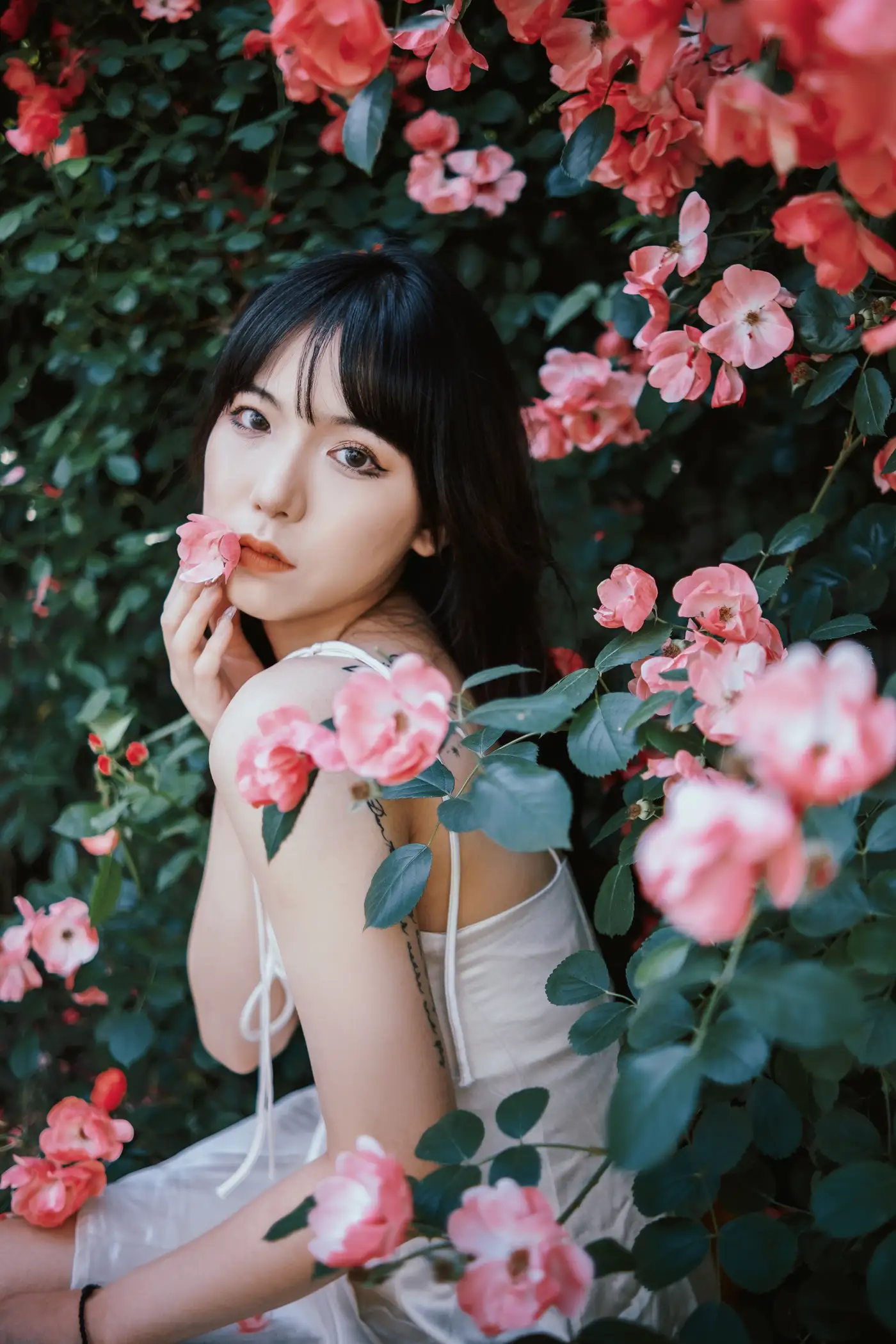 [YITUYU] 2022.06.10 Vol.1137 – Under the Roses #[25P]-3
