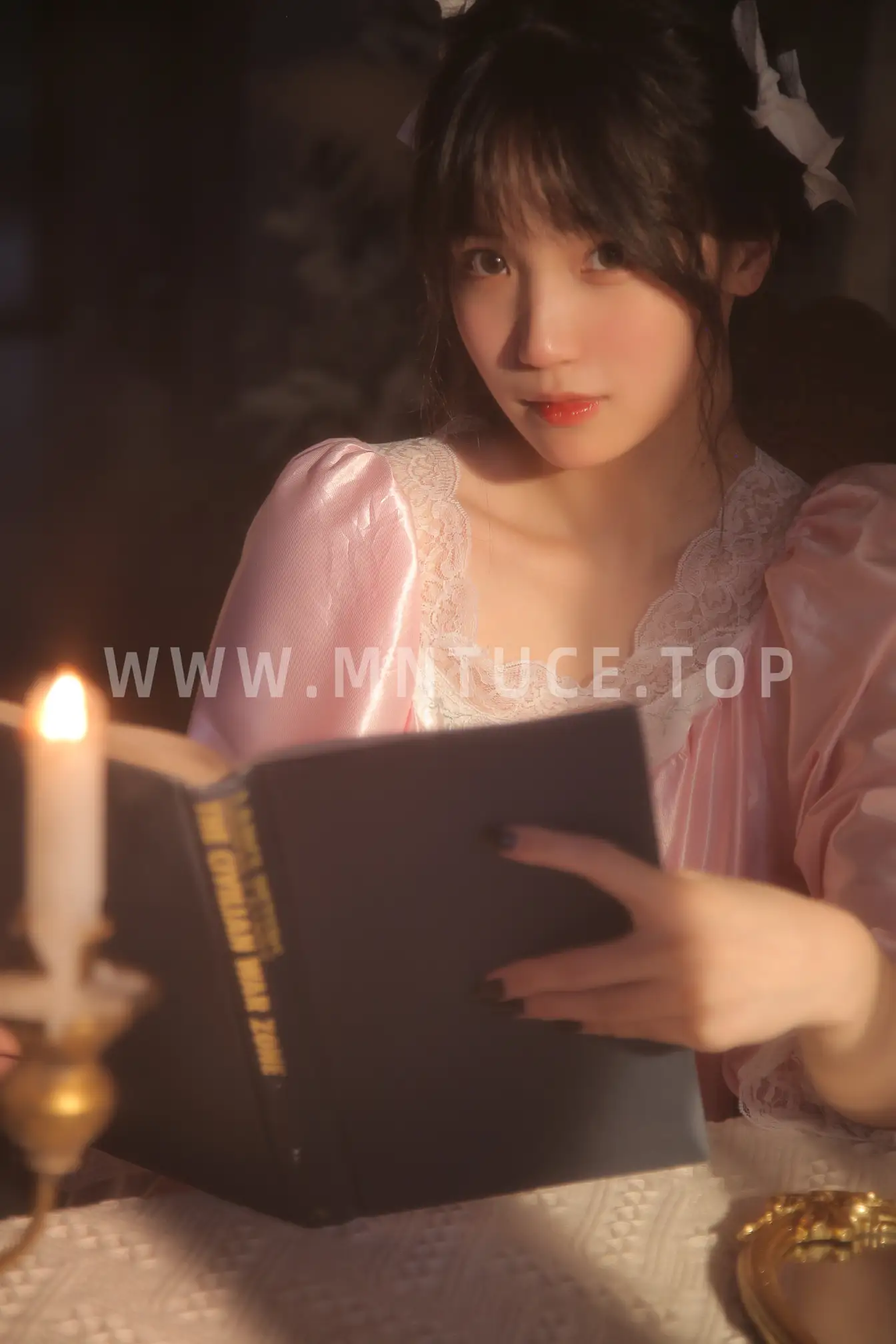 [YITUYU] 2022.11.17 Vol.2464 – Oil painting style girl echo#[22P]-4