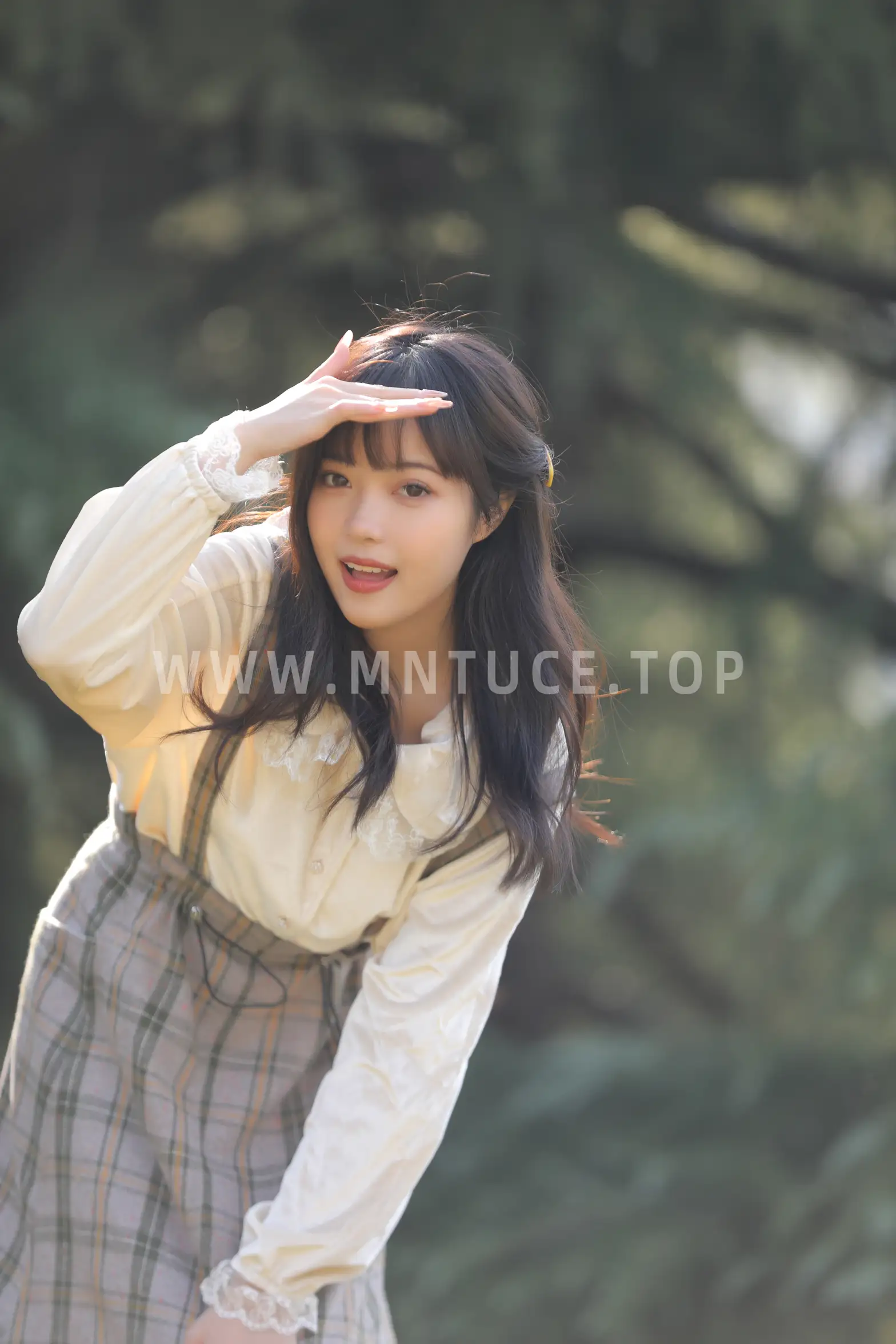 [YITUYU] 2022.11.17 Vol.2462 – Qiu Xin Xiaoweiren'er#[35P]-4